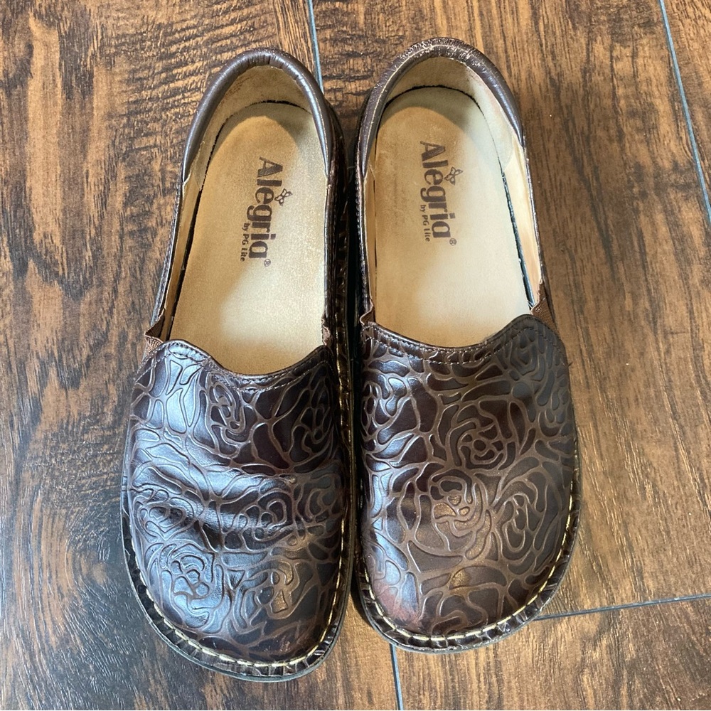 Clogs - Picture 5 of 9